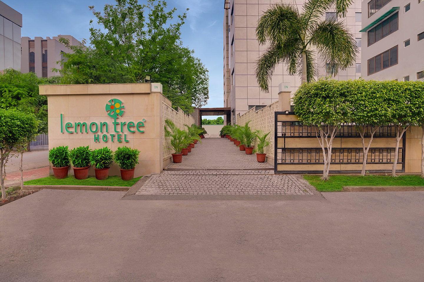 top hotels in noida